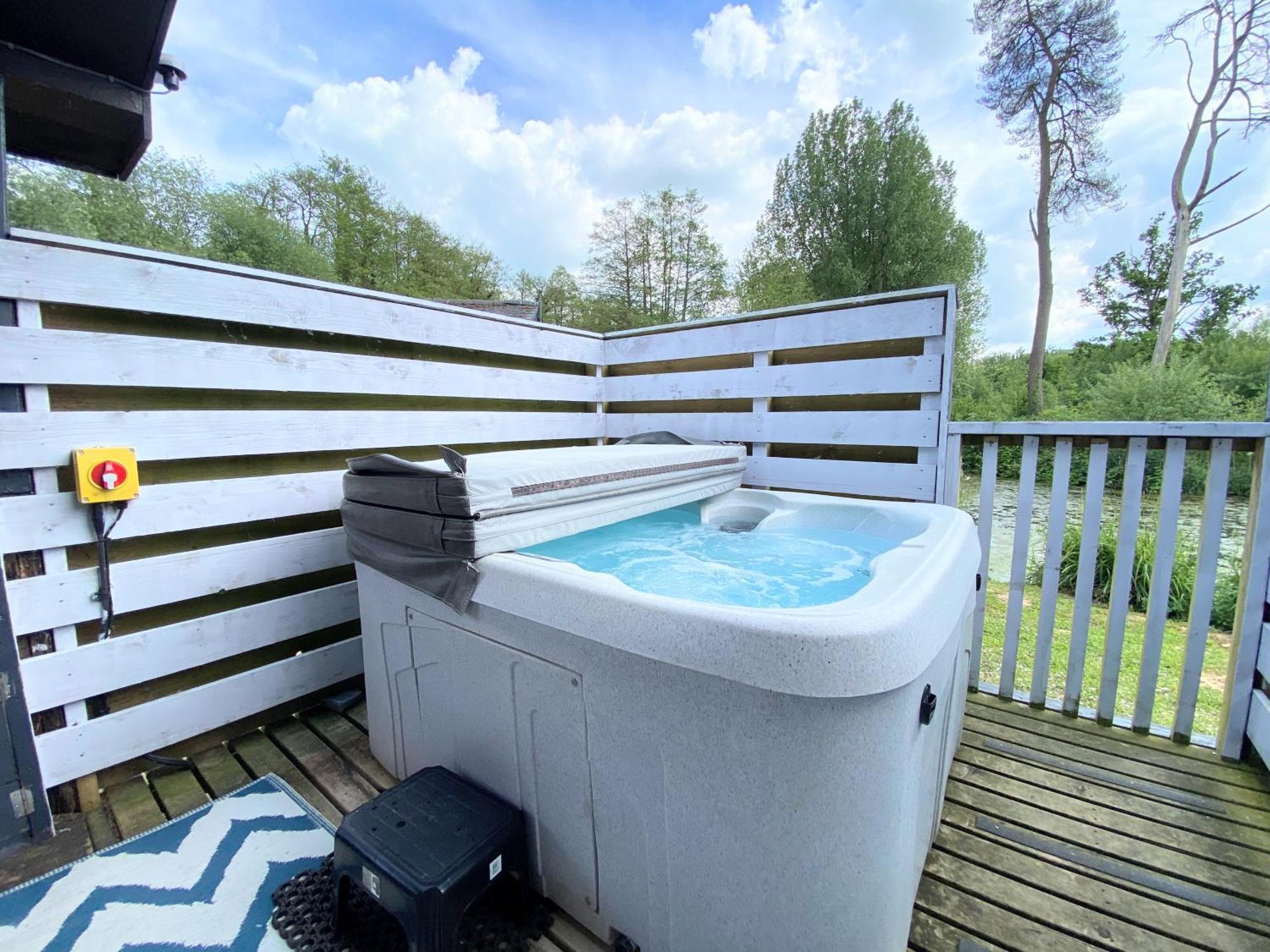 Вилла Magpie 2 Hot Tub Huntersmoon-Warminster-Longleat-Wiltshire Экстерьер фото